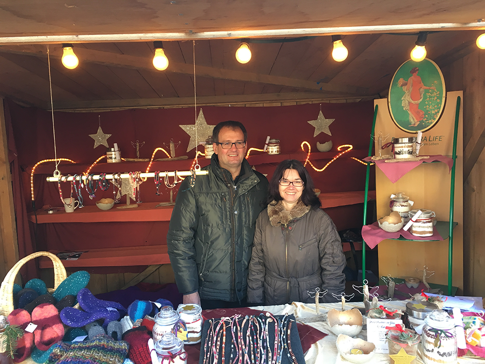 Familie  Fleschutz aus Betzigau bastelte viele Jahre für den Adventsmarkt und stellte die Einnahmen dem Förderkreis zur Verfügung.